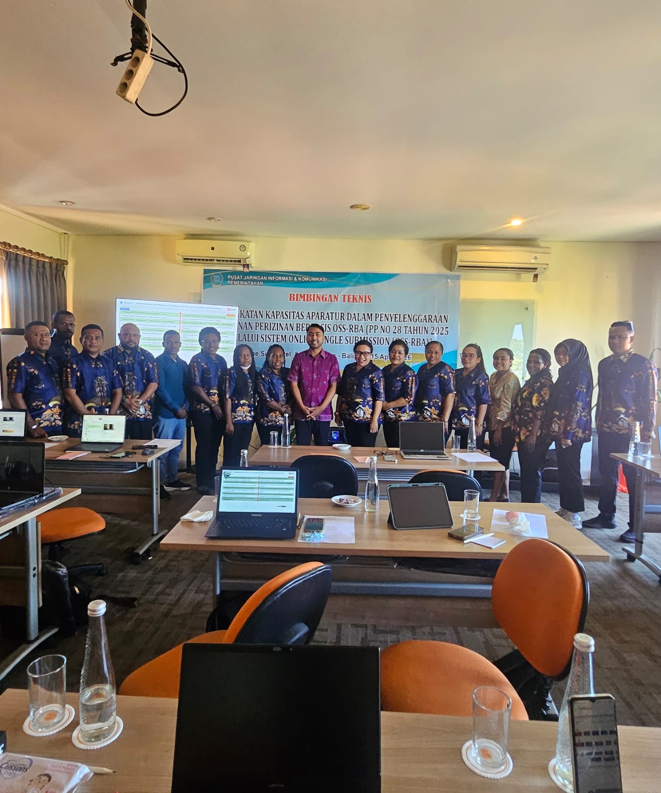 BIMTEK PERIZINAN BENTUK KOMITMEN PEMERINTAH PROVINSI PAPUA TENGAH TINGKATKAN KAPASITAS SDM DPMPTSP