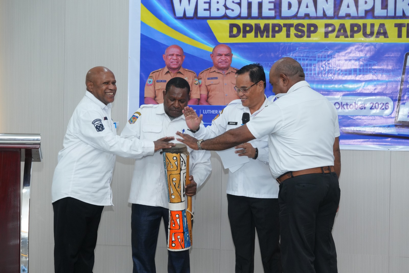 PELUNCURAN WEBSITE DAN APLIKASI KOMITMEN DPMPTSP WUJUDKAN SMART CITY DAN GOOD GOVERNANCE