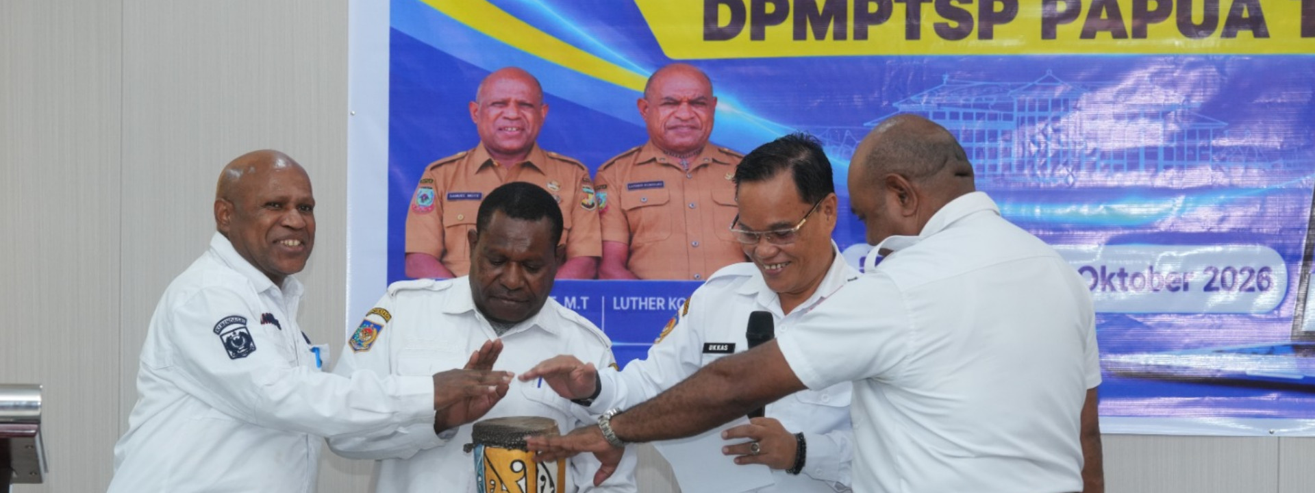 PELUNCURAN WEBSITE DAN APLIKASI KOMITMEN DPMPTSP WUJUDKAN SMART CITY DAN GOOD GOVERNANCE